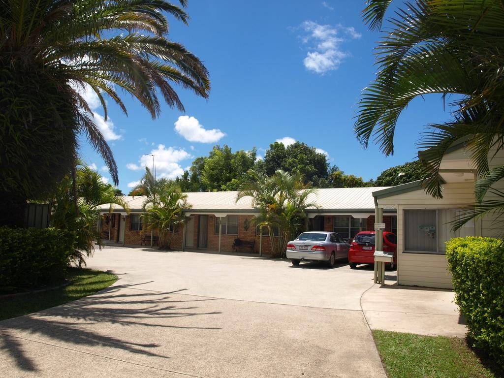 Pacific Paradise Airport Motel Exterior photo