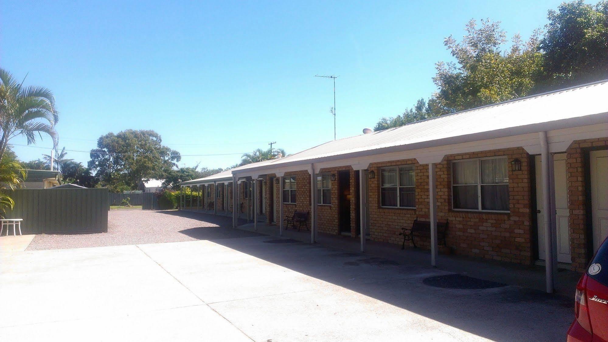 Pacific Paradise Airport Motel Exterior photo