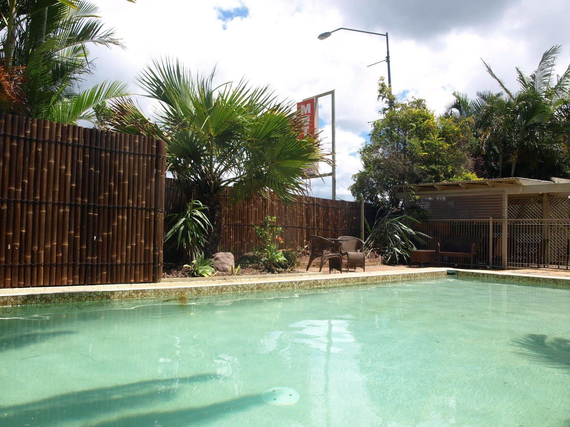 Pacific Paradise Airport Motel Exterior photo